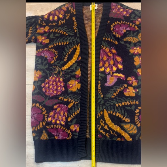 Colorful Patterned Women's Sweater - Picture 8 of 9